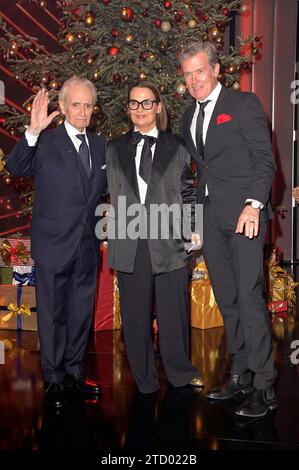 Jose Carreras, Jenny Jürgens und John Jürgens bei der 29. JosÃ Carreras Gala 2023 in der Medienstadt Leipzig. Leipzig, 14.12.2023 *** Jose Carreras, Jenny Jürgens und John Jürgens auf der 29 JosÃ Carreras Gala 2023 in der Medienstadt Leipzig Leipzig, 14 12 2023 Foto:XF.xKernx/xFuturexImagex carreras Gala 3394 Stockfoto