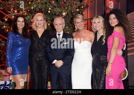 Mariella Ahrens, Judith Hoersch, Jose Carreras, Kamilla Senjo, Susanne Klehn und Marwa Eldessouky bei der 29. JosÃ Carreras Gala 2023 in der Medienstadt Leipzig. Leipzig, 14.12.2023 *** Mariella Ahrens, Judith Hoersch, Jose Carreras, Kamilla Senjo, Susanne Klehn und Marwa Eldessouky bei der 29 JosÃ Carreras Gala 2023 in der Medienstadt Leipzig Leipzig, 14 12 2023 Foto:XF.xKernx/xFuturexImagex carreras Gala 3400 Stockfoto