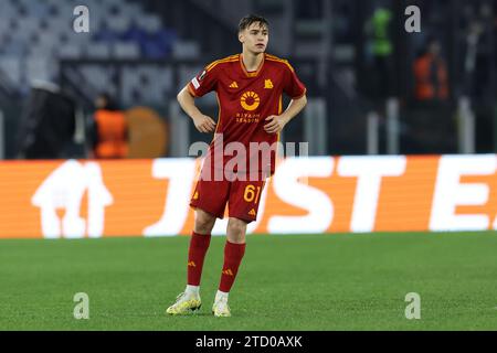 Niccolo Pisilli, italienischer Mittelfeldspieler von Roma, spielt am 14. Dezember 2023 im Olimpico-Stadion beim Spiel der Gruppe G der UEFA Europa League zwischen AS Roma und Sheriff Tiraspol. Stockfoto