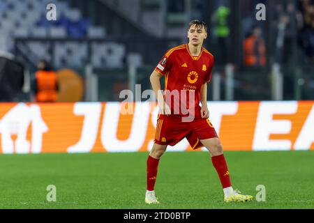 Niccolo Pisilli, italienischer Mittelfeldspieler von Roma, spielt am 14. Dezember 2023 im Olimpico-Stadion beim Spiel der Gruppe G der UEFA Europa League zwischen AS Roma und Sheriff Tiraspol. Stockfoto