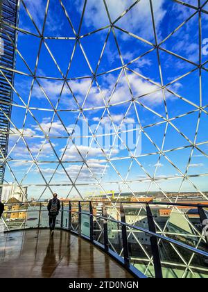 360-Grad-Blick auf Belfast vom Dome, berühmte Panorama-Aussichtsplattform im Victoria Square Shopping Centre, Belfast Stadtzentrum, Nordirland Stockfoto