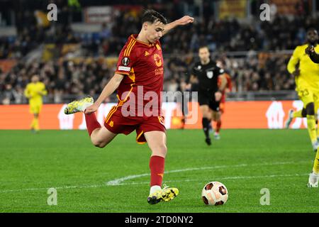 Niccolo Pisilli von AS Roma in Aktion während des Europa League Group G Fußballspiels zwischen AS Roma und FC Sheriff Tiraspol im Olimpico-Stadion in Rom (Italien) am 14. Dezember 2023. Stockfoto