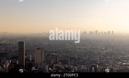 Blick auf den Sonnenuntergang von Tokio vom Himmel Shibuya Stockfoto