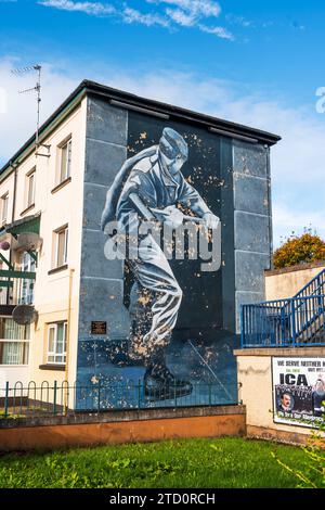 Das Runner-Wandgemälde zur Erinnerung an Operation Motorman, gemalt von den Bogside-Künstlern an der Rossville Street in der Bogside-Gegend von Derry, Nordirland Stockfoto