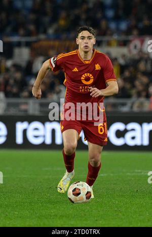 Niccolo’ Pisilli (AS Roma); während des Fußballspiels der UEFA Europa League 2023-2024 zwischen AS Roma und FC Sheriff Tiraspol Gruppe G im Olympiastadion in Rom am 14. Dezember 2023. Quelle: Independent Photo Agency Srl/Alamy Live News Stockfoto