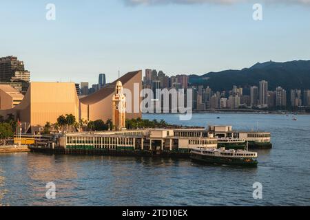 Der Uhrenturm am Südufer von Tsim Sha Tsui, Kowloon, Hongkong, China Stockfoto