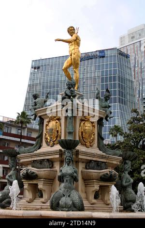 Neptun-Brunnen. Nachbildung des Neptun-Brunnen in Bologna, Italien mit Engeln, Meerjungfrauen und Austern. Stockfoto