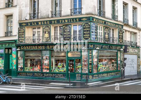 à La Mère de Famille , der älteste Chocolatier in Paris, in der Rue du Faubourg Montmartre, Paris, Frankreich Stockfoto