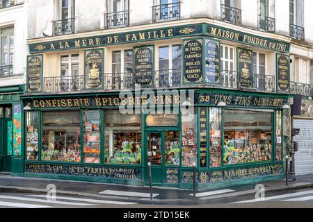 à La Mère de Famille , der älteste Chocolatier in Paris, in der Rue du Faubourg Montmartre, Paris, Frankreich Stockfoto