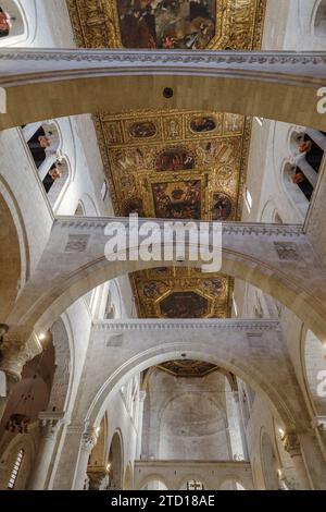 UNESCO-Weltkulturerbe. Herrliche Decke in der Basilika San Nicola, Bari, Apulien, Italien Stockfoto