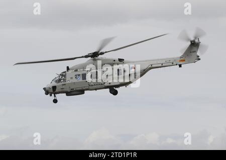 N-088, ein NH Industries NH-90NFH, das von der Royal Netherlands Navy betrieben wird, traf bei der RAF Fairford in Gloucestershire ein, um an der Royal International Air Tattoo 2023 (RIAT 23) teilzunehmen. Stockfoto