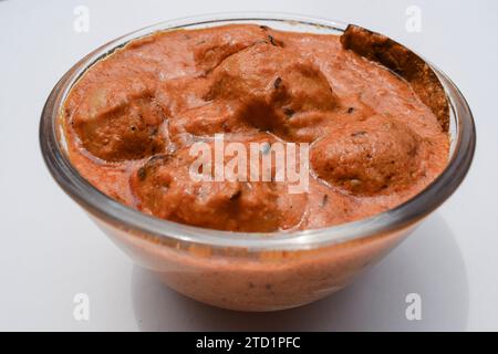 Köstliches würziges Kartoffelcurry, auch bekannt als Aloo ki sabji, indische Beilage Stockfoto