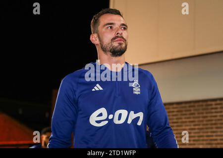 Harry Toffolo #15 von Nottingham Forest kommt während des Premier League-Spiels Nottingham Forest gegen Tottenham Hotspur am 15. Dezember 2023 in Nottingham, Großbritannien (Foto: Gareth Evans/News Images) am 15. Dezember 2023 in Nottingham, Großbritannien. (Foto: Gareth Evans/News Images/SIPA USA) Stockfoto