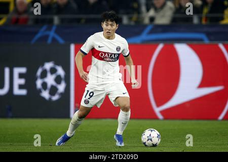 DORTMUND - Kang-in Lee von Paris Saint-Germain beim Spiel der UEFA Champions League Gruppe F zwischen Borussia Dortmund und Paris Saint-Germain im Signal Iduna Park am 13. Dezember 2023 in Dortmund. ANP | Hollandse Hoogte | Bart Stoutjesdijk Stockfoto