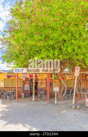 Daly Waters, Australien - 15. Dezember 2023 : der berühmte Daly Waters Pub im australischen Outback ist ein beliebter Zwischenstopp für Reisende. Stockfoto