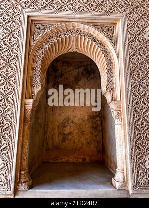 Granada, Spanien - 4. September 2022: Die Alhambra ist ein Palast und eine Festung in Granada, Andalusien. Stockfoto