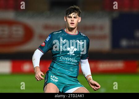 Eddie James von Scarlets während des Europapokals Rugby Challenge Cups Llanelli Scarlets vs Black Lion im Parc y Scarlets, Llanelli, Großbritannien, 15. Dezember 2023 (Foto: Craig Thomas/News Images) Stockfoto