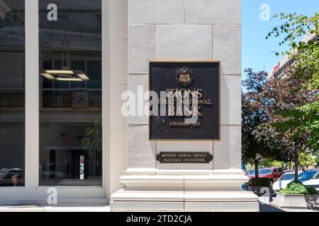 Nahaufnahme einer Metallplatte am Zions First National Bank Gebäude in Salt Lake City, USA Stockfoto