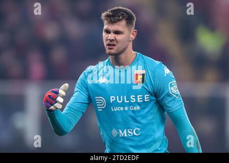 Genua, Italien, 15. Dezember 2023. Josep Martinez von Genua CFC reagiert während des Spiels der Serie A bei Luigi Ferraris in Genua. Der Bildnachweis sollte lauten: Jonathan Moscrop / Sportimage Stockfoto