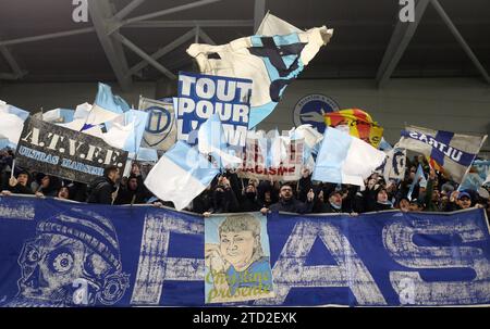 Brighton and Hove, England, 14. Dezember 2023. Marseille-Fans beim Spiel der UEFA Europa League im AMEX-Stadion, Brighton und Hove. Der Bildnachweis sollte lauten: Paul Terry / Sportimage Stockfoto