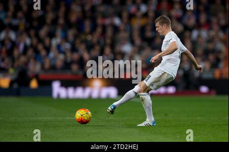 Madrid, 21.11.2015. Das Ligaspiels wurde im Stadion Santiago Bernabéu zwischen Real Madrid und Fútbol Club Barcelona ausgetragen. Auf dem Bild, Toni Kroos. Foto: Ignacio Gil ARCHDC. Quelle: Album / Archivo ABC / Ignacio Gil Stockfoto