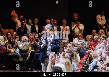 Sevilla, 20.05.2023. Der Kandidat der PP für den Bürgermeister von Sevilla, Jose Luis Sanz, nimmt an einer Kampagne mit dem Präsidenten der Volkspartei Alberto Nuñez Feijoo und dem Präsidenten der PP-A und der Junta de Andalucia, Juanma Moreno, im Auditorium Cartuja Center Teil. Foto: Raúl Doblado ARCHSEV. Quelle: Album / Archivo ABC / Raúl Doblado Stockfoto
