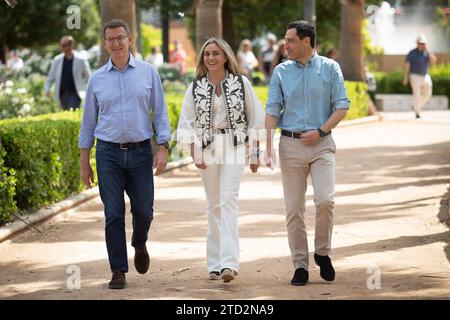 Granada, 05.06.2023. PP tritt mit Marifran Carazo, Juanma Moreno und Alberto Núñez Feijóo im Park Federico García Lorca auf. Foto: Antonio L. Juárez. Archsev. Quelle: Album / Archivo ABC / Antonio L Juarez Stockfoto