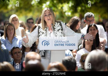 Granada, 05.06.2023. PP tritt mit Marifran Carazo, Juanma Moreno und Alberto Núñez Feijóo im Park Federico García Lorca auf. Foto: Antonio L. Juárez. Archsev. Quelle: Album / Archivo ABC / Antonio L Juarez Stockfoto