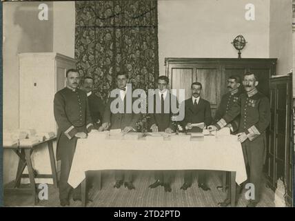 Madrid, Mai 1917. Die Ermittlungsbüros für Verwundete und Gefangene des Ersten Weltkriegs im Königlichen Palast von Madrid. Checken Sie im Bild ein. Quelle: Album / Archivo ABC / Ramón Alba Stockfoto