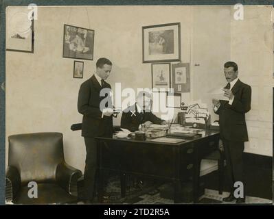 Madrid, Mai 1917. Die Ermittlungsbüros für Verwundete und Gefangene des Ersten Weltkriegs im Königlichen Palast von Madrid. Auf dem Bild, der Privatsekretär von HM dem König, Don Emilio Torres (X), in seinem Büro. Quelle: Album / Archivo ABC / Ramón Alba Stockfoto