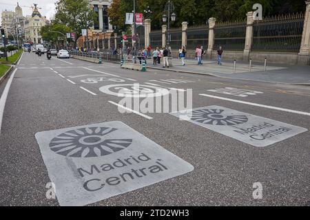 09/20/2016. Madrid, 20.09.19. Horizontale Beschilderung von Madrid Central auf der Plaza de Cibeles. Foto: Guillermo Navarro Archdc. Quelle: Album / Archivo ABC / Guillermo Navarro Stockfoto