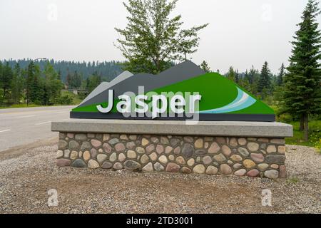 The Town of Jasper Willkommensschild in Alberta, Kanada - 12. Juli 2023. Stockfoto