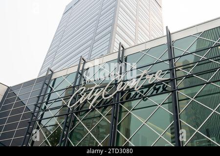 Schild mit dem Edmonton City Centre am Gebäude in Edmonton, Alberta, Kanada Stockfoto