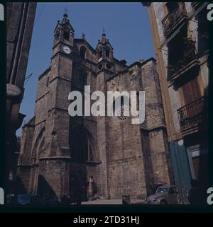 San Sebastián, 1968. Außenansicht der Kirche San Vicente Mártir, in der Altstadt. Quelle: Album/Archivo ABC Stockfoto