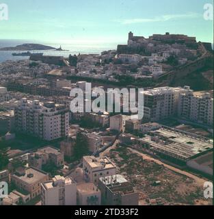04/25/2019. Ibiza, Juni 1969. Blick auf Ibiza aus einem Hubschrauber. Quelle: Album / Archivo ABC / Jaime Pato Stockfoto