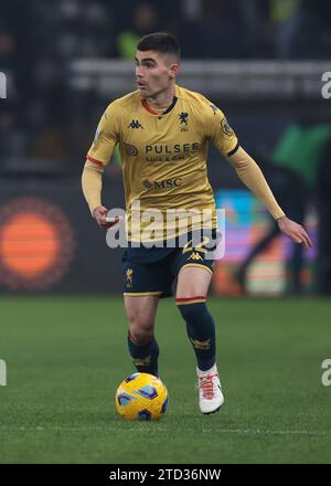 Genua, Italien, 15. Dezember 2023. Johan Vasquez von Genua CFC während des Spiels der Serie A bei Luigi Ferraris, Genua. Der Bildnachweis sollte lauten: Jonathan Moscrop / Sportimage Stockfoto