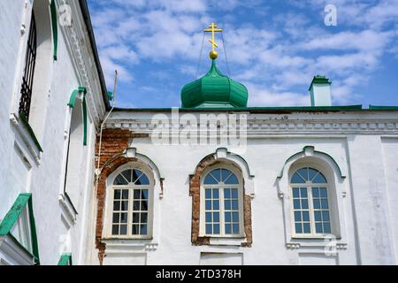 Restaurierung der Kathedrale der Heiligen Dreifaltigkeit im Alexander-Svir-Kloster in Karelien Stockfoto