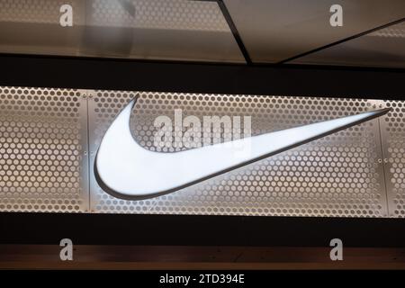 Melbourne, Australien: 12.5.2023: Nike Logo Store Sign Stockfoto