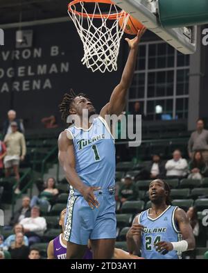 Der Tulane Green Wave Guard Sion James (1) schießt am Donnerstag, den 14. Dezember 2023, während eines Basketballspiels für Männer in der Fogleman Arena in New Orleans, Louisiana. (Foto: Peter G. Forest/SIPA USA) Stockfoto