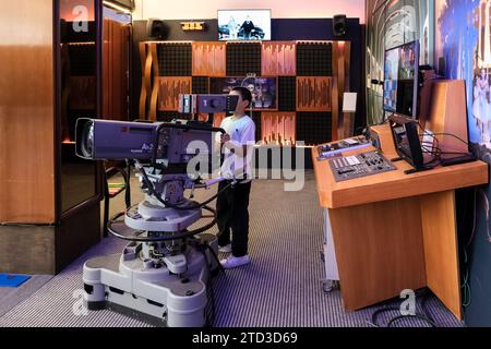 Studioausrüstung im Museum für Radio und Fernsehen im Rai Produktionszentrum im Stadtzentrum von Turin, Italien Stockfoto