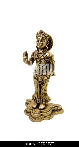 Handgefertigte Vintage-Statue einer traditionellen indianerin aus Saree-Tuch und Schmuck isoliert auf weißem Hintergrund Stockfoto