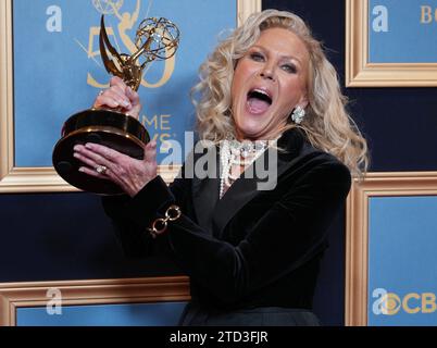 Allee Mills posiert mit dem Preis für herausragende Gastauftritte in einer Tagesdrama-Serie für „General Hospital“ bei den 50. Jährlichen Daytime Emmy Awards - Press Room, die am Freitag, den 15. Dezember 2023 im Westin Bonaventure Hotel in Los Angeles, KALIFORNIEN, stattfand. (Foto: Sthanlee B. Mirador/SIPA USA) Stockfoto