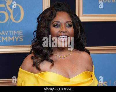 Sherri Shepherd kommt bei den 50. Jährlichen Daytime Emmy Awards, die am Freitag, den 15. Dezember 2023 im Westin Bonaventure Hotel in Los Angeles, KALIFORNIEN, stattfinden. (Foto: Sthanlee B. Mirador/SIPA USA) Stockfoto