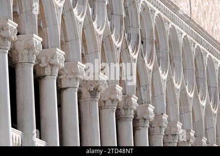 Gotische Fassade des Palazzo Ducale, Dogenpalast, architektonische Details, Venedig, Venetien, Italien Stockfoto