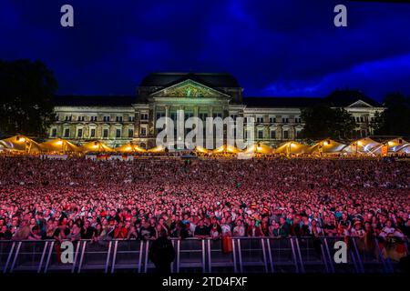 DEU Sachsen Dresden Public Viewing in Dresden Public Viewing am Elbufer in Dresden auf dem Gelände der Filmnaechte am Elbufer, wann Stockfoto