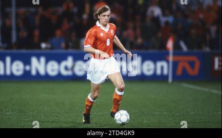 Fußball, firo: 24/1996 Fußball-Europameisterschaft Euro-Europameisterschaft Vorbereitung, Freundschaftsspiel, Vorbereitung auf das internationale Spiel 1996, Archivfotos, Archivfoto, Archiv Deutschland - Niederlande 0:1 Richard Witschge, individuelle Aktion Stockfoto