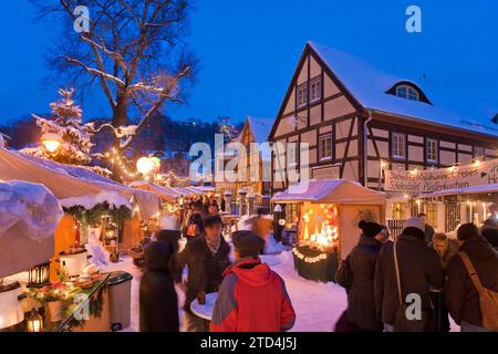 Der Weihnachtsmarkt in der alten Ortsmitte in Dresden Loschwitz wird jährlich vom Elbhangfestverein in traditioneller Form, basierend auf, organisiert Stockfoto