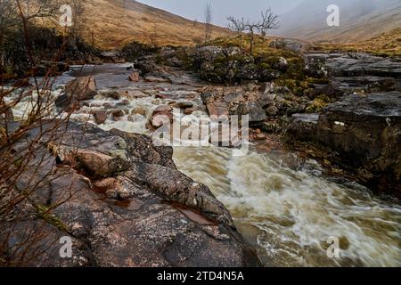 Glen Etive Wasserfall, auch bekannt als Skyfall Wasserfall, Glencoe, Schottland. Stockfoto