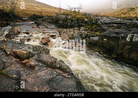 Glen Etive Wasserfall, auch bekannt als Skyfall Wasserfall, Glencoe, Schottland. Stockfoto
