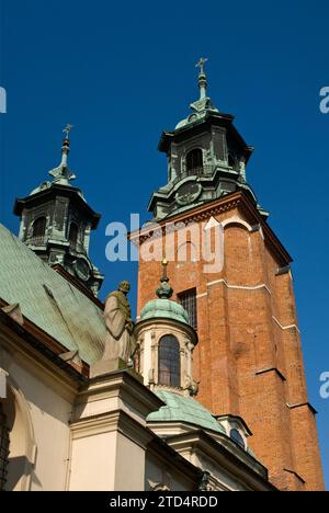 Königliche Kathedrale Gniezno (Basilika der Primatischen Kathedrale), 11. Jahrhundert, in Gniezno, Wielkopolskie, Polen Stockfoto